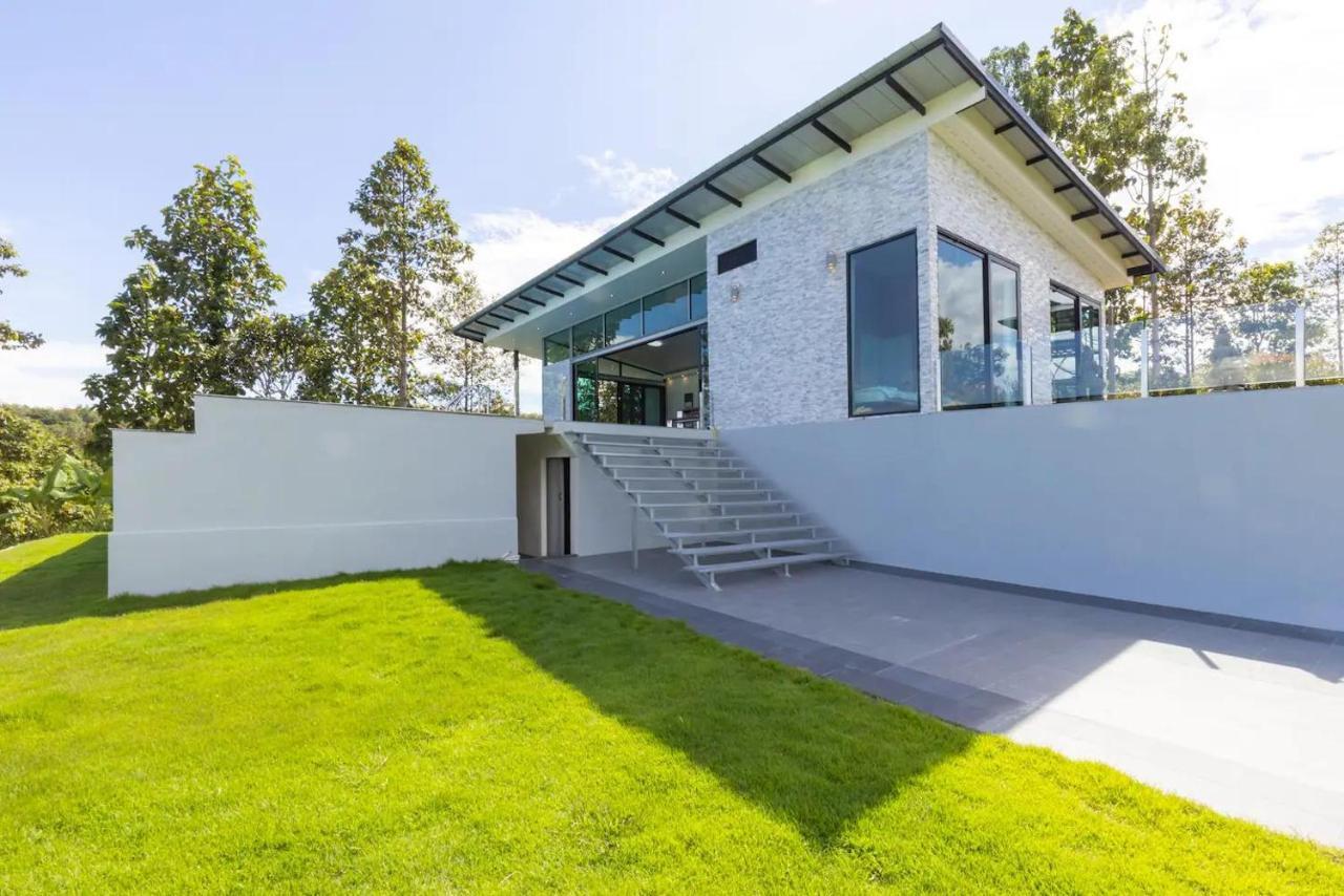 Stunning 3-Bed Villa In Chiang Mai Esterno foto